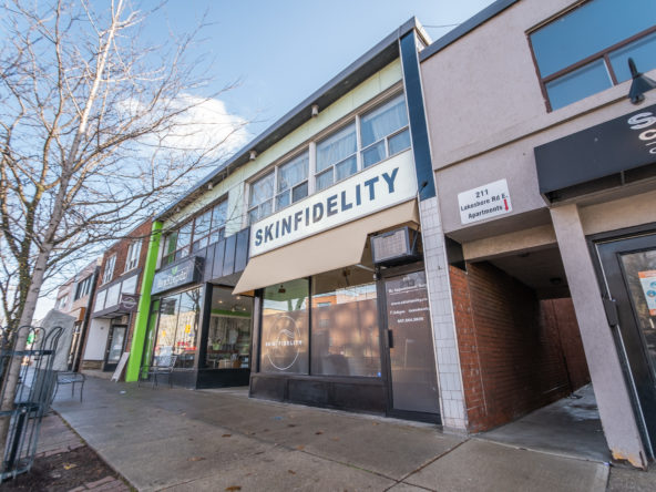 213 Lakeshore Road East #3 - Exterior