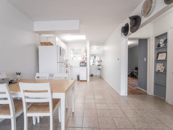 213 Lakeshore Road East #3 - Kitchen + Dining