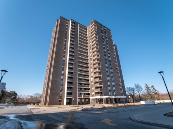Exterior Image of 1535 Lakeshore Road East