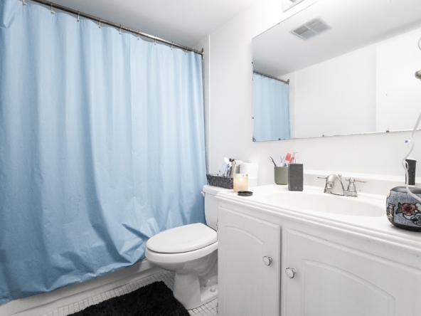 1535 Lakeshore Road East #1206 - Bathroom