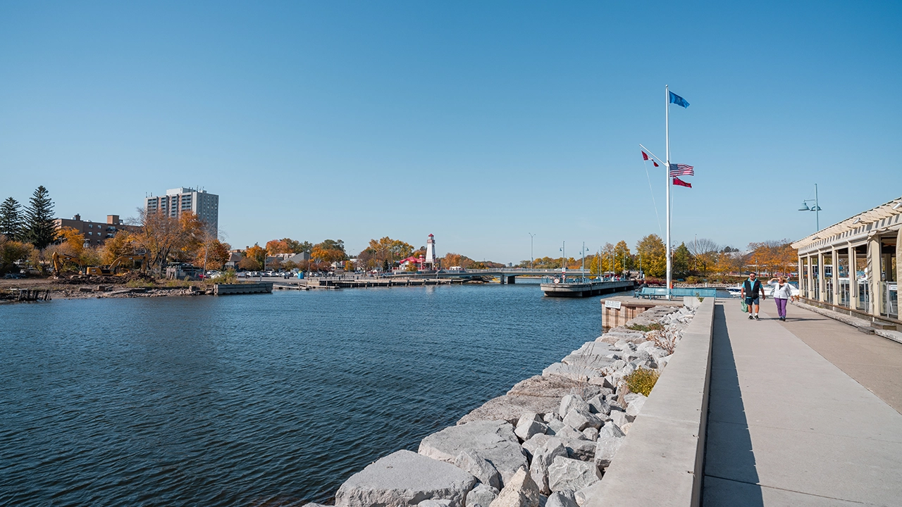 An image of Port Credit harbour facing north with the Port Credit lighthouse.