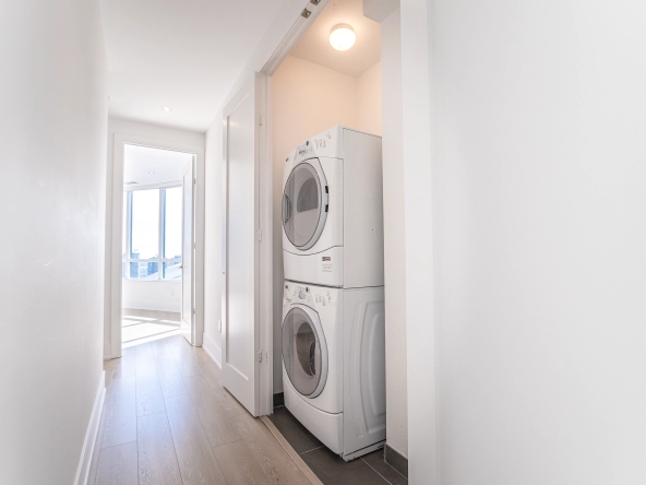20 Blue Jays Way PH2 - Washer and Dryer