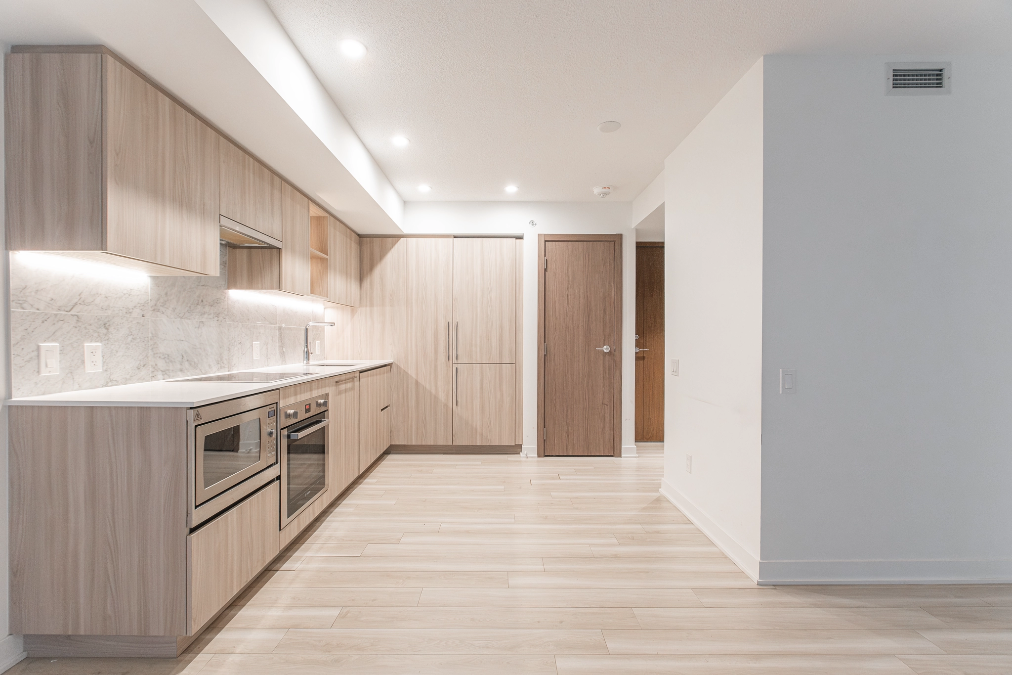 17 Bathurst Street Unit 902 - Kitchen + Closet + Front Foyer