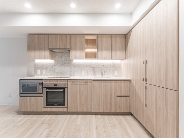 17 Bathurst Street Unit 902 - Kitchen