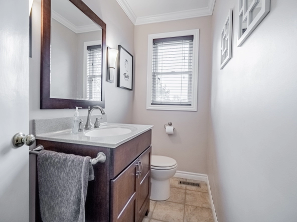 Bathroom image of 1510 Applewood Road located in Applewood of Mississauga. Listed by Marco Pedri - Broker with Shoreline Realty Corp., Brokerage.