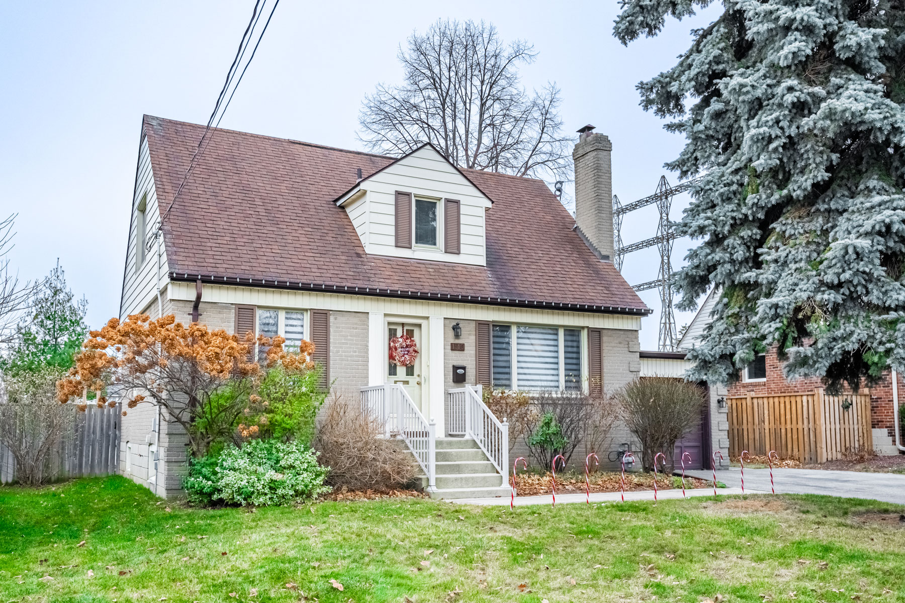 Exterior front image of 1510 Applewood Road located in Applewood of Mississauga. Listed by Marco Pedri - Broker with Shoreline Realty Corp., Brokerage.