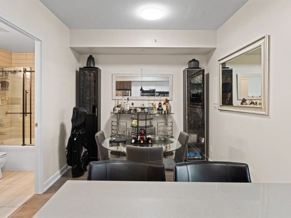 Dining room or den of 1117 Cooke Boulevard unit A107 located in the LaSalle neighbourhood of Burlington, Ontario, Canada. The unit is available for lease by Burlington rental agent, Marco Pedri.