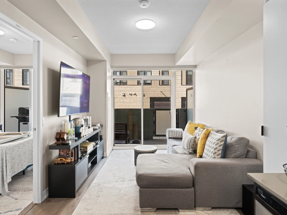 Living room of 1117 Cooke Boulevard unit A107 located in the LaSalle neighbourhood of Burlington, Ontario, Canada. The unit is available for lease by Burlington rental agent, Marco Pedri.