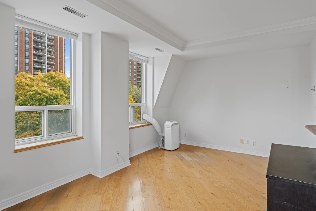 Living room of 135 Maitland Street Unit 401 located in Toronto, Ontario, Canada listed by Toronto Rental Agent Marco Pedri.