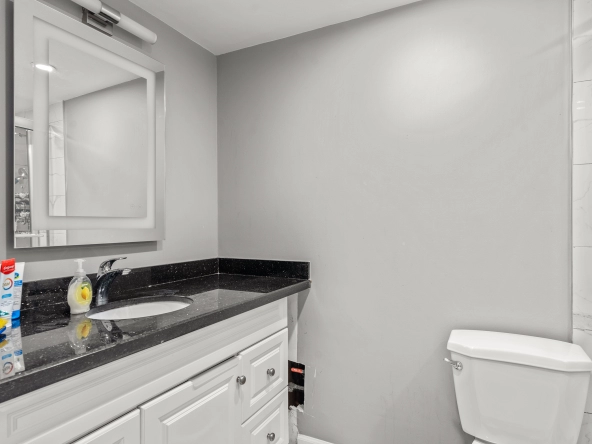 Main bathroom of 3695 Kaneff Crescent SPH11 located in Mississauga, Ontario, Canada - a condo listed for lease by Marco Pedri - Broker with Shoreline Realty Corp., Brokerage