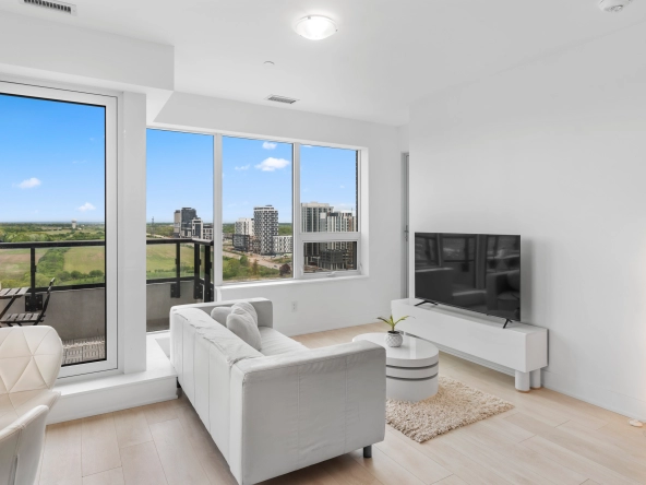 Living room of 2489 Taunton Road unit 1414 listed by Marco Pedri, broker with Shoreline Realty Corp., Brokerage