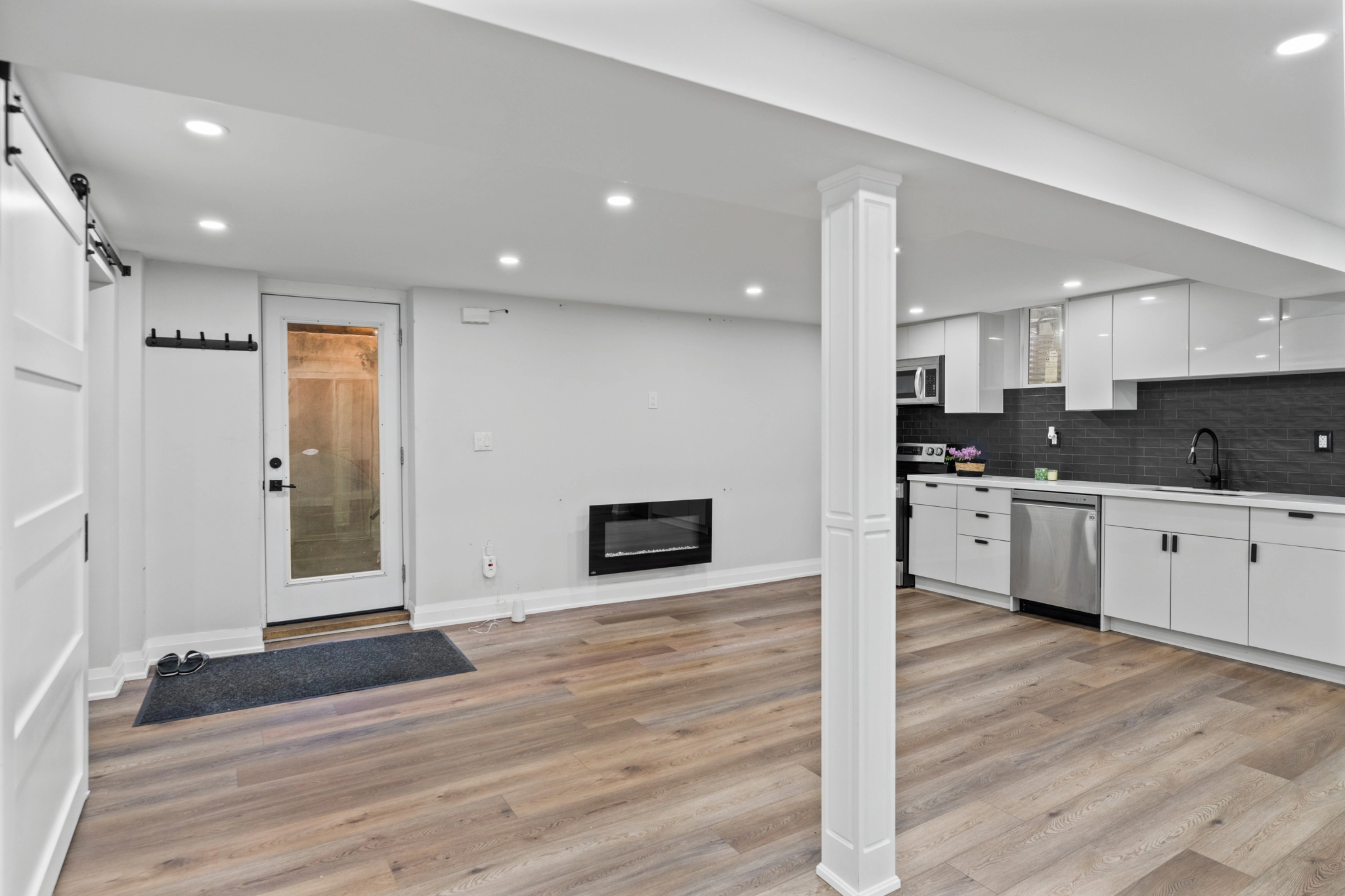 Image of front entrance and kitchen at 515 Cardiff Drive #Basement - for lease by Oakville Real Estate Agent Marco Pedri - Broker with Shoreline Realty Corp., Brokerage.