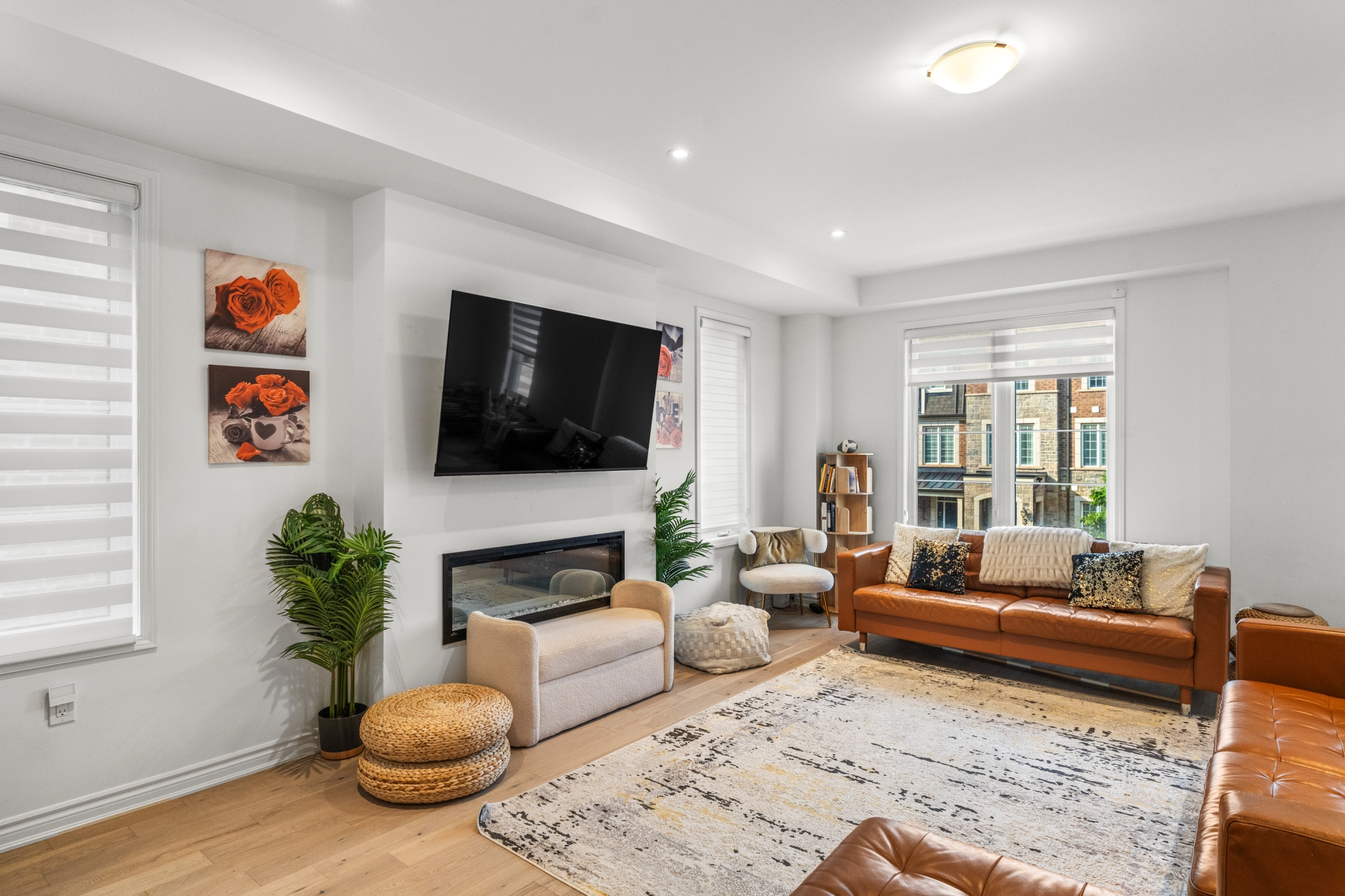 Living room located at 3104 William Cutmore Boulevard in Oakville, Ontario listed for lease by Oakville rental agent Marco Pedri.