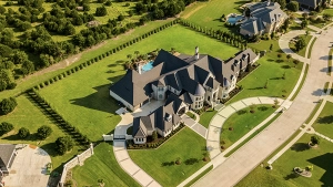 What is luxury real estate? An aerial image of an estate property located in Canada.